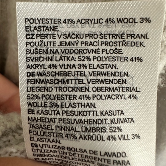 H&M Gray Crop Sweater Button Closure Size XS - Picture 4 of 4